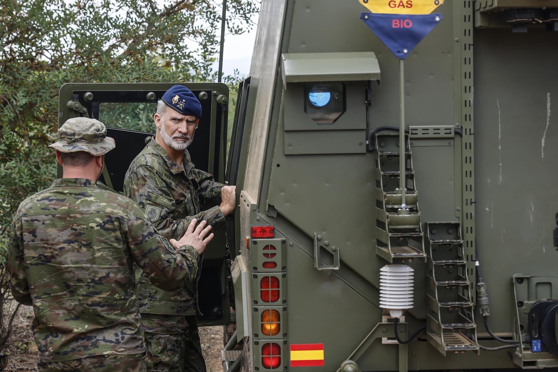El Rey presencia en Bétera el ejercicio "más importante" del Ejército en la preparación ante amenaza nuclear o biológica