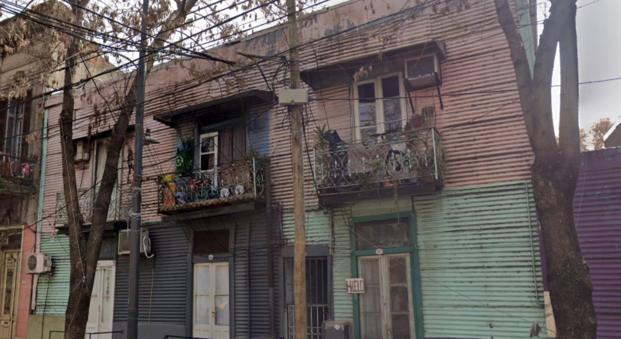 Los vecinos de los conventillos de las zonas más pobres de la ciudad tuvieron que cambiar drásticamente su vida cotidiana.