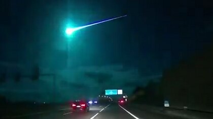 Los vídeos más impactantes del meteorito que ha iluminado la noche en España y Portugal