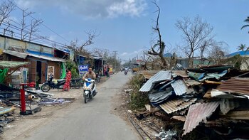 El paso del potente ciclón