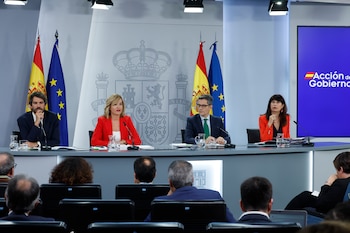 El ministro de Cultura, Ernest