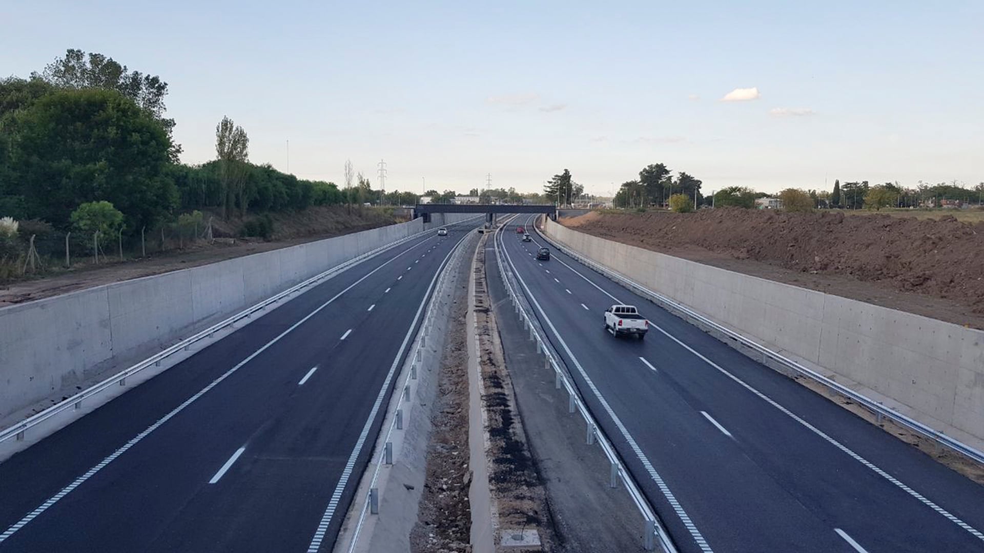 Quienes accedan al retiro voluntario no podrán volver a ser incorporados ni prestar servicios bajo ninguna modalidad en el Sector Público Nacional durante cinco años desde su baja.
Foto NA
