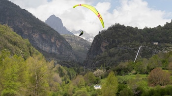 El Pyrenees Open Hike&Fly 'Tu Provincia Huesca La Magia' convierte a Panticosa en centro internacional del parapente
