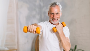 El entrenamiento más saludable y recomendable a partir de los 40 años, según un cardiólogo