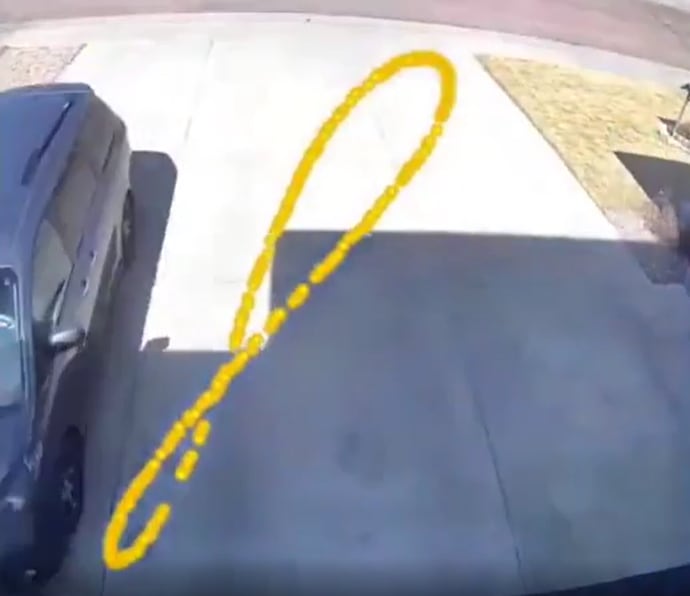 El vídeo desde la cámara del garaje de un usuario en Reddit que confirma que la Tierra es redonda