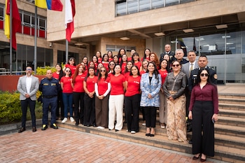 La formación del nuevo curso de bomberas incluirá preparación técnica, física y operativa para atender emergencias en Bogotá – crédito Bomberos Bogotá