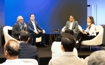 Autoridades del Key Institute y del gobierno salvadoreño explicaron que el SKY.AI: AI for Aviation Summit + Hackathon es una iniciativa buscará abordar aplicaciones de la tecnología en áreas como el mantenimiento, la operación aeroportuaria, la logística y la atención a los pasajeros.