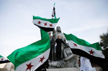 Un grupo de personas celebra