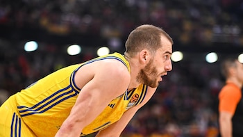 Matt Thomas abona su cláusula