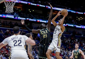 El base de los Pelicans