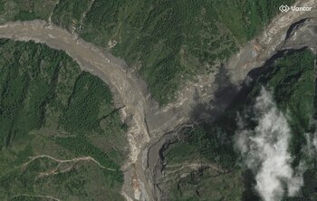 El derretimiento acelerado de glaciares y el descongelamiento del permafrost generan inestabilidad en las montañas (Credit: Satellite image ©2026 Vantor via AP)