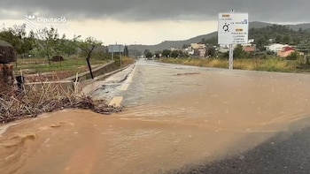 Calles anegadas y lluvias torrenciales: las primeras imágenes del temporal en el Mediterráneo