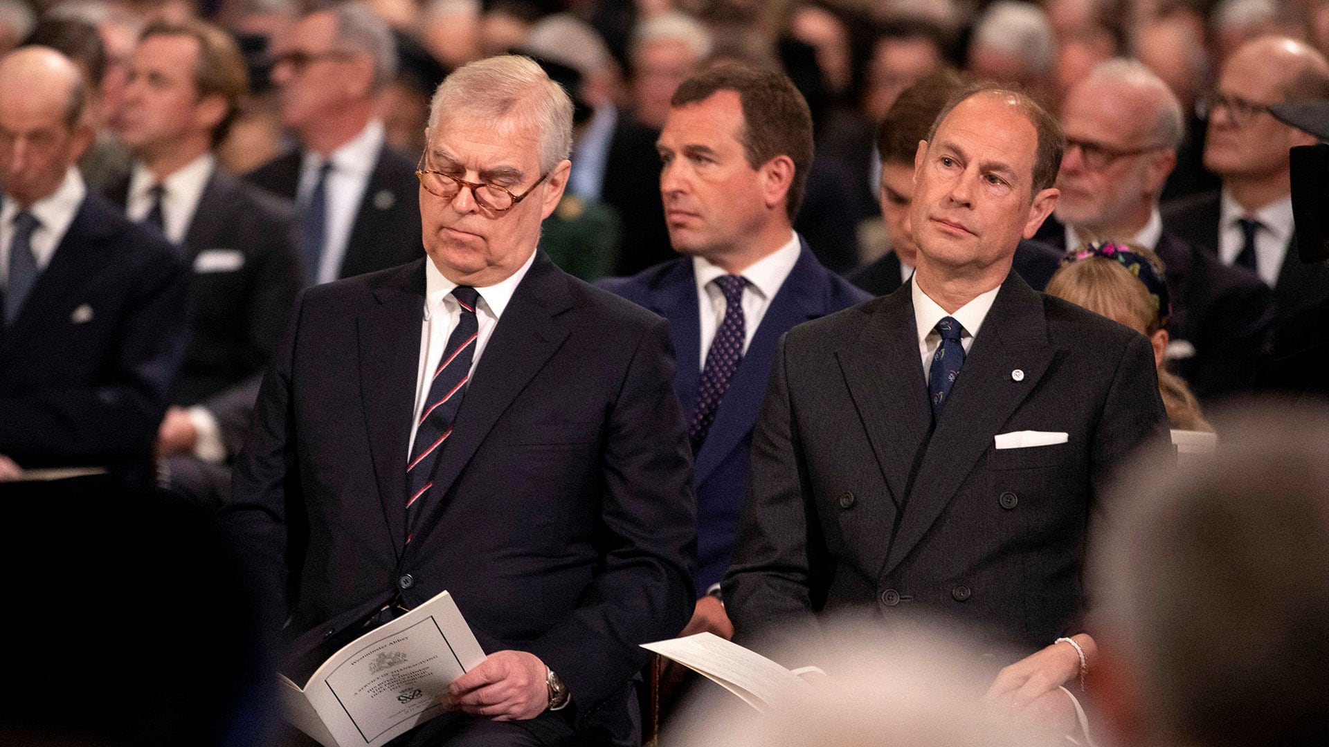 El expríncipe Andrés con su hermano pequeño, el príncipe Eduardo (Reuters)