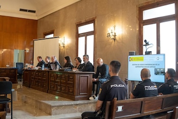 02/10/2026 Jornada de inicio del juicio con jurado al hombre que mató a su pareja en Can Pastilla en presencia de su hija en diciembre de 2024, a 2 de octubre de 2026, en Palma de Mallorca, Mallorca, Islas Baleares (España). La Audiencia Provincial de Baleares dará inicio este viernes al juicio con jurado popular contra el hombre acusado de asesinar a su pareja cuando iban juntos en un coche por Can Pastilla en compañía de su hija menor de dos años y para el que se piden 27 años de cárcel. Los hechos que se enjuician ocurrieron en diciembre de 2024, sobre el hombre ya pesaba una orden de alejamiento de la víctima a más de 500 metros desde el mes anterior y por la que llevaba una pulsera telemática de control vinculada al sistema Cometa.
POLITICA
Javier Fernández - Europa Press