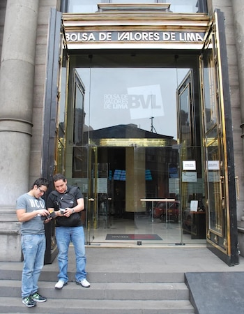 El Índice Selectivo, que reúne a las 15 acciones más negociadas del mercado, subió 0,01%, al pasar de 1.382 a 1.383 puntos