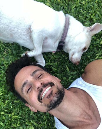 Christian Sancho y su perro
