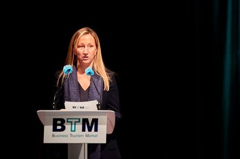 La presidenta de la Fundación Climent Guitart, Cristina Cabañas, durante la inauguración del foro BTM (Business Tourism Market), organizado por la Fundación Climent Guitart, la Agencia EFE y la Agencia Catalana de Turismo. EFE/David Borrat.