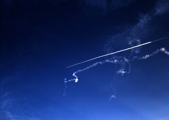 El disparo de cohetes contra