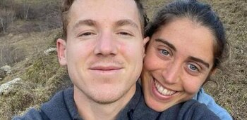 La atleta Alba Cebrián junto