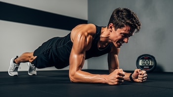¿3 segundos de ejercicio al día pueden cambiar la fuerza? Qué dicen los expertos sobre esta nueva tendencia