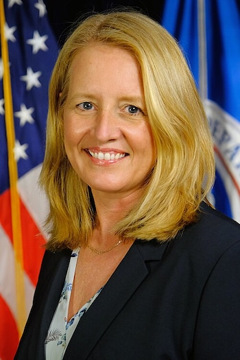 Deanne Criswell afirmó que las familias del centro de Texas deben iniciar la recuperación tras las inundaciones con calma y priorizar el bienestar familiar