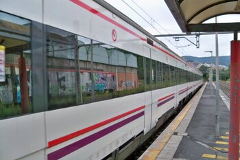 Tren de Renfe Cercanías Bilbao. (Europa Press)