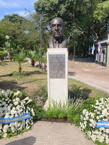 El busto en la capital