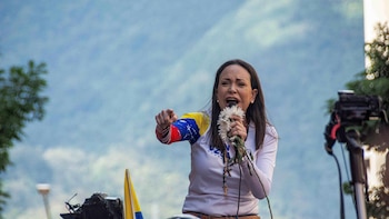 Petro invita a Machado a