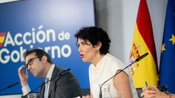 El Gobierno defiende la 'ley de nietos' por justicia y ve a Feijóo "desesperado"
