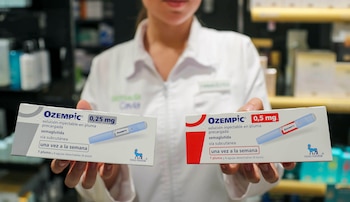 Dos envases del medicamento Ozempic, en una imagen de archivo. EFE/ J.L.Cereijido