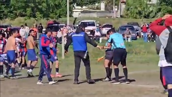 El futbolista que agredió de un cabezazo a un árbitro en Uruguay y le hizo perder dos dientes deberá indemnizarlo
