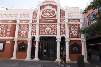 Fachada del Cine Doré (EFE)