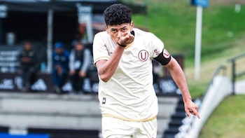 Sandro Cometivos, joven valor de Universitario, viajó a Inglaterra para una pasantía en el histórico Queens Park Rangers