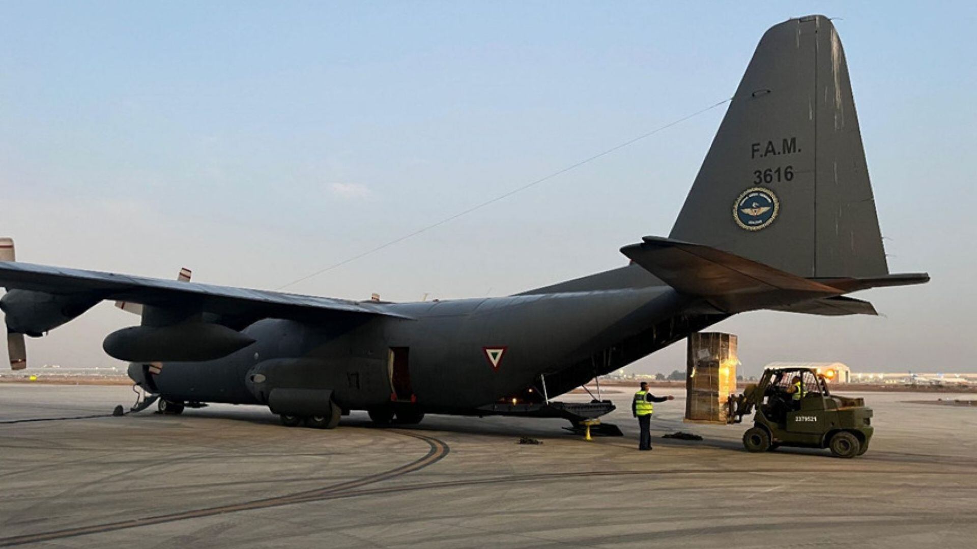 El Lockheed C-130 Hércules es un avión de transporte táctico utilizado en más de 50 países. México también cuenta con ellos. FOTO: SEDENA/CUARTOSCURO.COM
