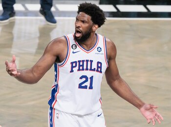 Joel Embiid de los Philadelphia