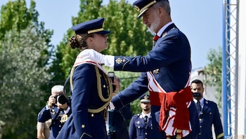 La princesa Leonor dice adiós a la formación militar en Murcia después de tres años: una jornada histórica junto al rey Felipe VI