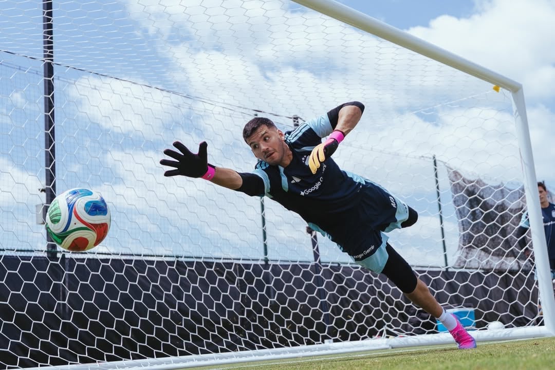 Recrear situaciones de máxima exigencia en los entrenamientos ayuda a los jugadores a transformar la presión en parte habitual de su desempeño (Crédito: @afaselección/Instagram)