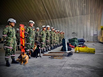 El Ministerio de Defensa Nacional indicó que el despliegue refuerza las labores de búsqueda, rescate y recuperación en las zonas más afectadas por el sismo en Colombia - crédito MinDefensa