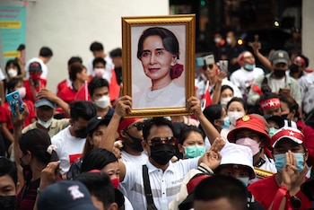 Aung San Suu Kyi, pese a permanecer décadas en prisión domiciliaria, siempre fue vista como la líder del movimiento contra la dictadura militar. (Europa Press).