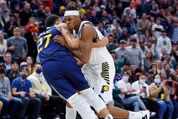 Gobert y Myles se cruzaron