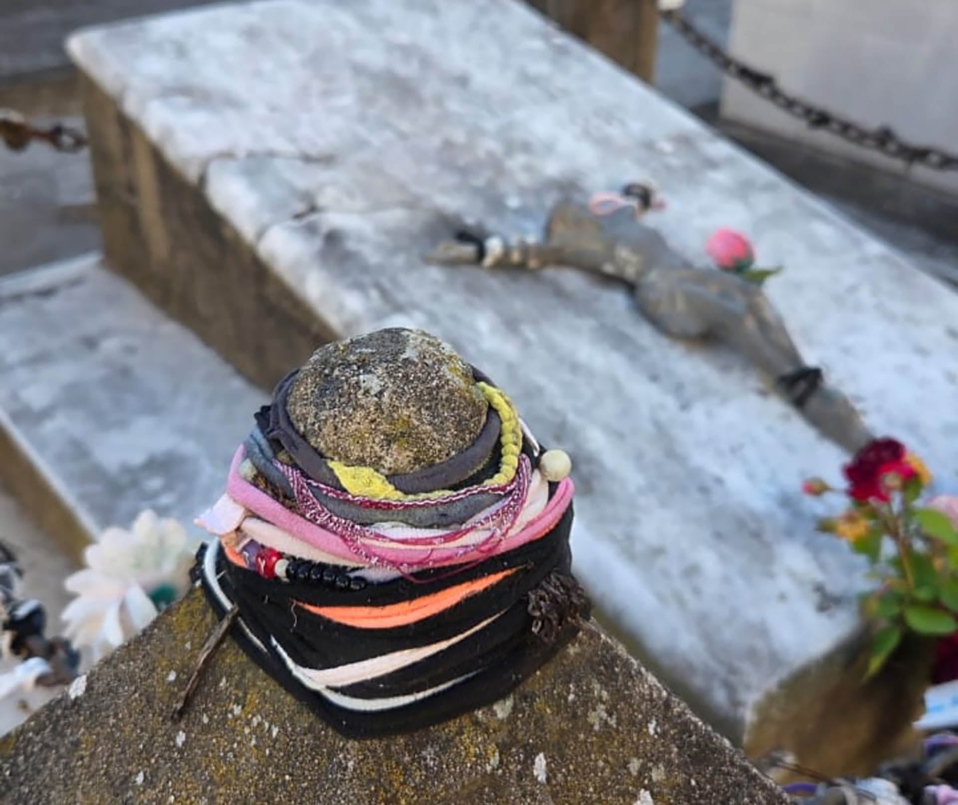 Bertha Smith murió joven, a los 23 años, pero con el paso de las décadas su historia se transformó en una de las leyendas más populares del cementerio de Dolores (Fotos gentileza: Instagram @cementerios.arg)