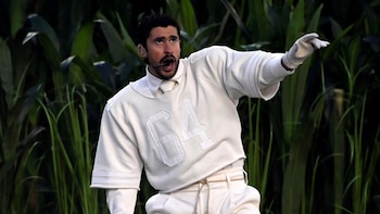 Bad Bunny se viste de