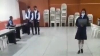 Video: Polémica por docente del