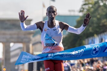 Kipchoge, al ganar el maratón