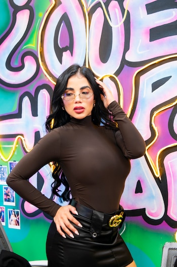 La versión sobre la salida de Karina García del programa fue difundida por la emisora Los 40 Colombia y generó revuelo en redes sociales y medios digitales - crédito cortesía Canal RCN