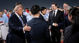Donald Trump ya está en Beijing: qué empresarios y funcionarios eligió como laderos al bajar del avión en China