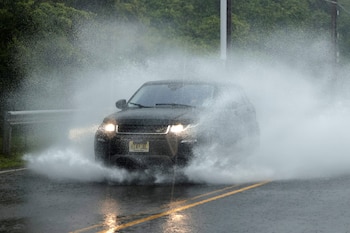 Los condados de Ocean, Atlantic, Cape May y el sudeste de Burlington en Nueva Jersey quedaron bajo vigilancia por inundación costera. (REUTERS/Mike Segar)