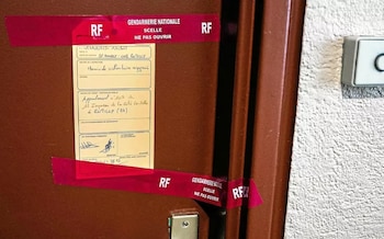 Imagen de una puerta precintada