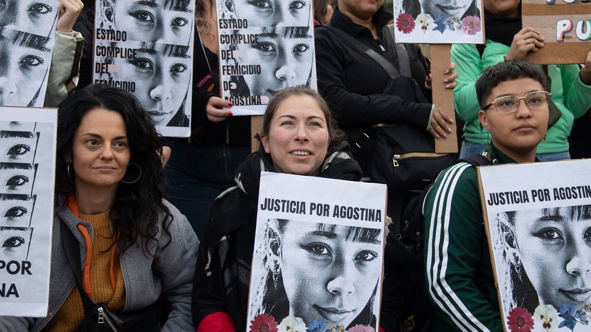Una masiva movilización de mujeres colma la Plaza del Congreso, frente al Palacio Legislativo, en la 11a. marcha federal convocada por el colectivo Ni Una Menos. Distintas agrupaciones feministas aguardan ahora frente al Parlamento la lectura del documento principal, en medio de la conmoción por el femicidio de Agostina Vega, la adolescente de 14 años asesinada en Córdoba. FOTO NA: DAMIAN DOPACIO