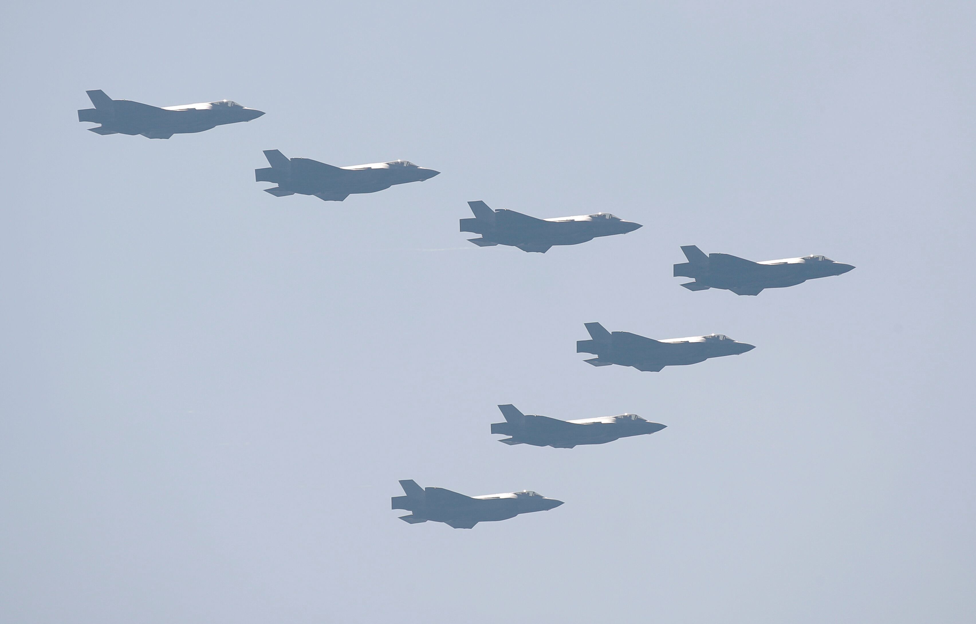 El despliegue de tropas y el cierre de pasos internacionales generan incertidumbre en comunidades fronterizas. La presencia militar estadounidense y las acusaciones cruzadas elevan la tensión en ambos lados - crédito Jeon Heon / EFE